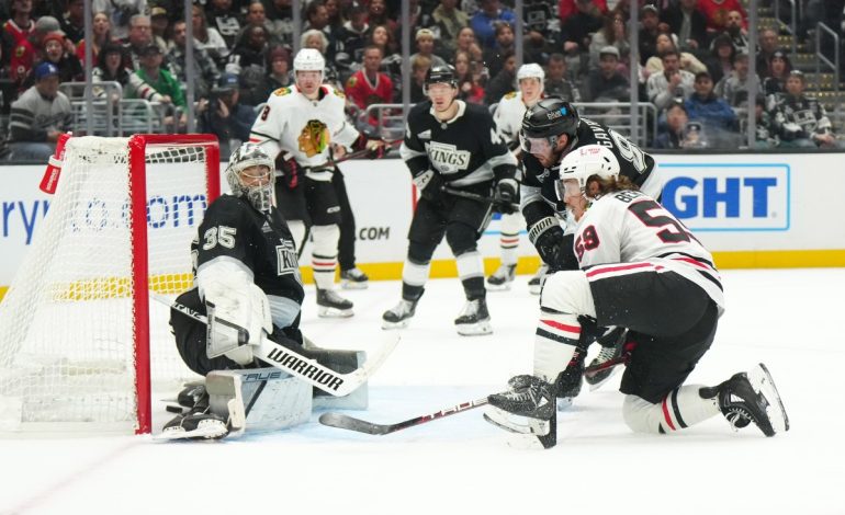  Los Kings Dejan Escapar la Victoria: Derrota Dramática ante los Blackhawks